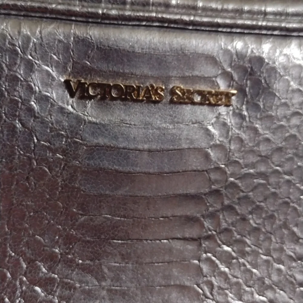 Victoria Secret Silver sling bag - Picture 7 of 7